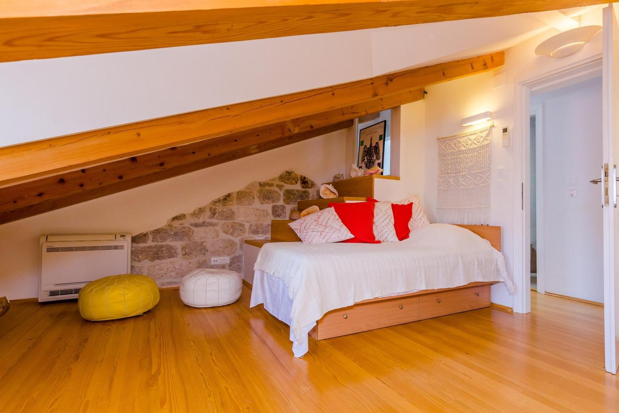 Domino 18 Apartman *